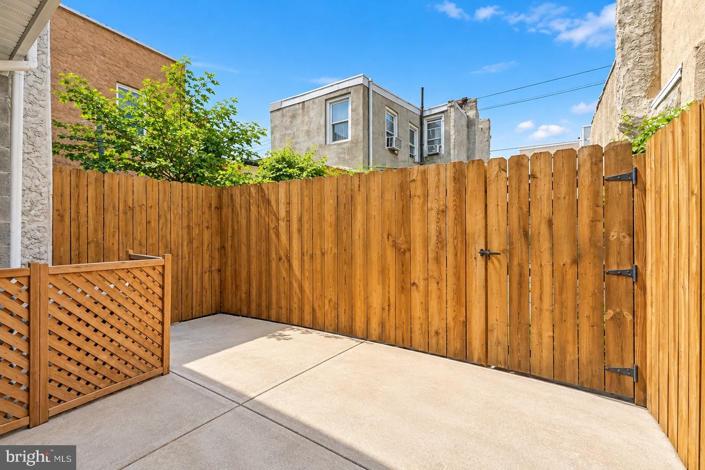 1931 Annin St Property Photo 4
