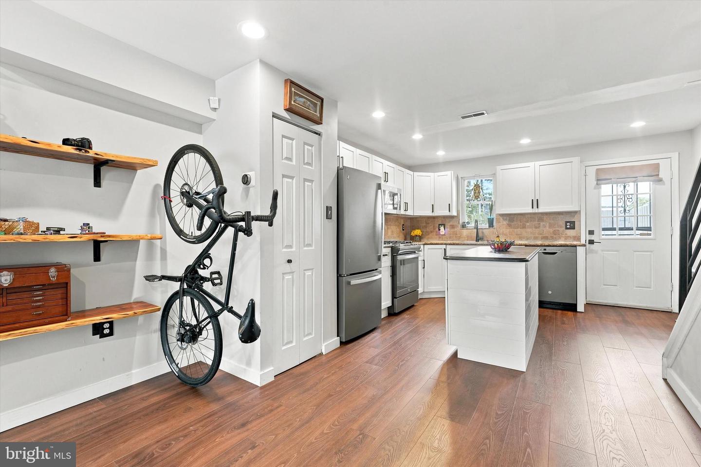 1931 Annin St Property Photo 7