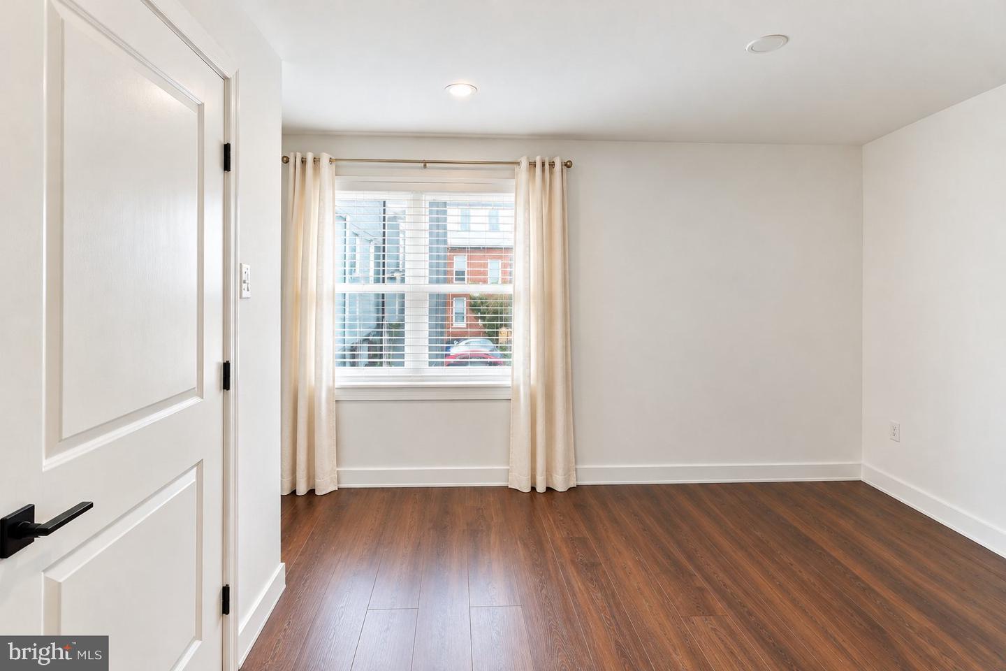 1931 Annin St Property Photo 11