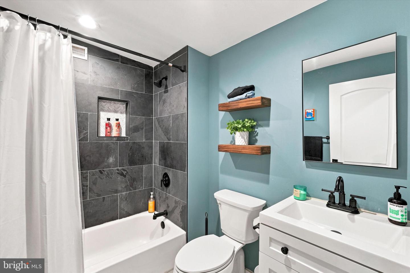 1931 Annin St Property Photo 14