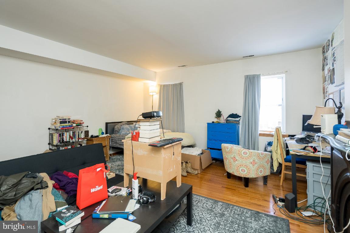 4028 Market St Property Photo 23