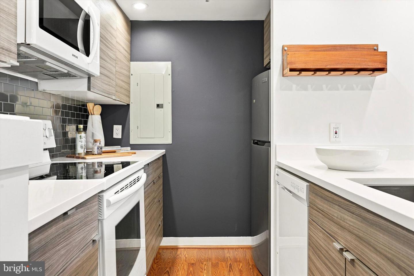 301 Race St #317 Property Photo 7