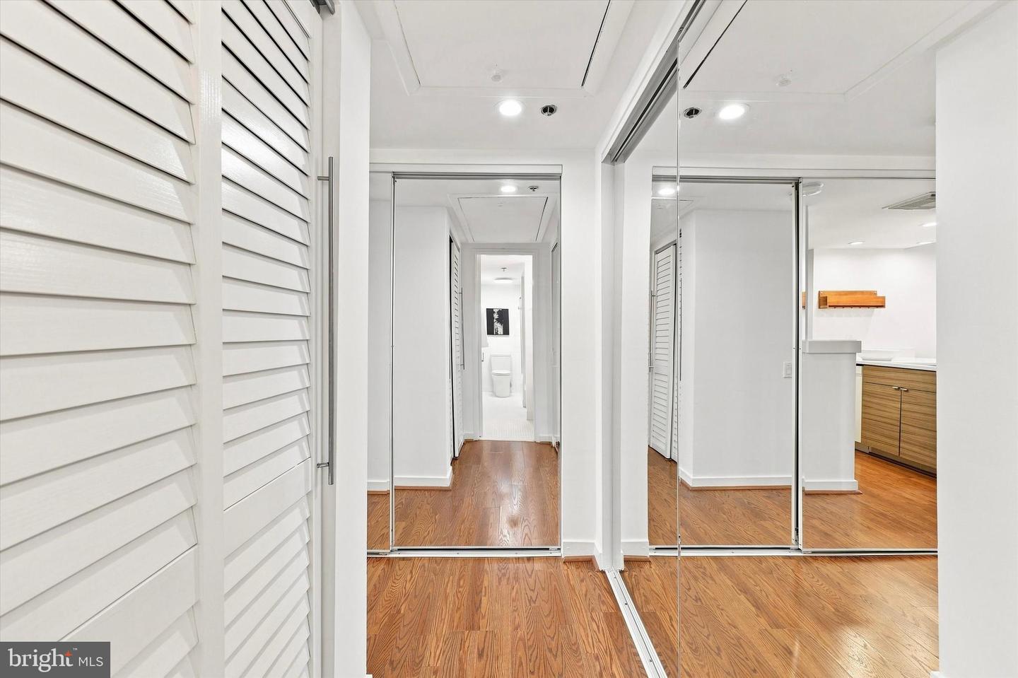 301 Race St #317 Property Photo 11