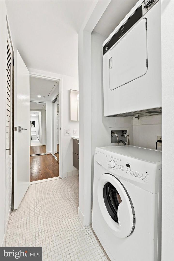 301 Race St #317 Property Photo 15