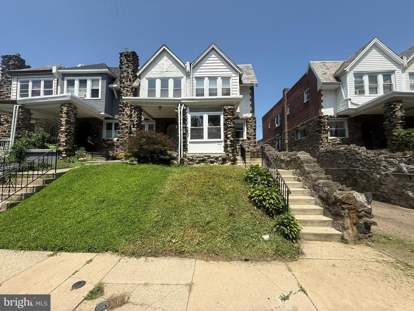 373 E Cliveden St Property Photo 2