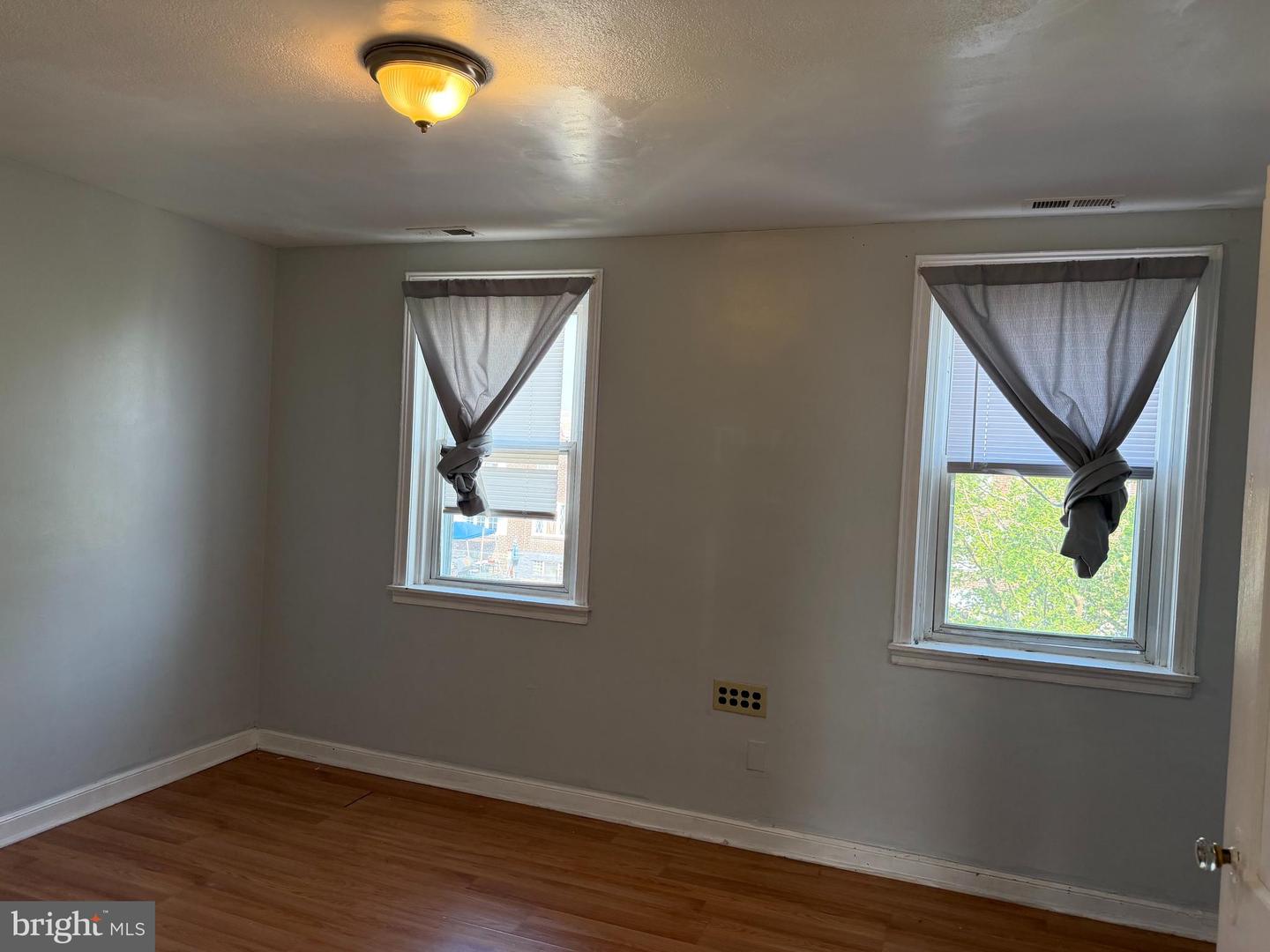 6741 Horrocks St Property Photo 6