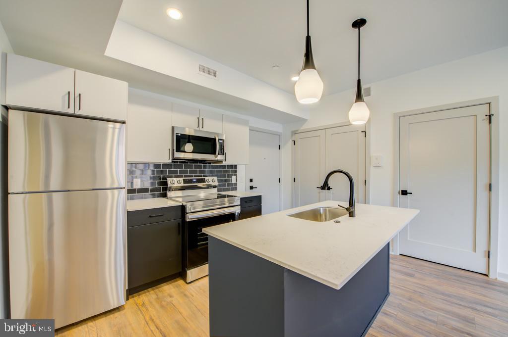 5001 Umbria St #p207 Property Photo 2