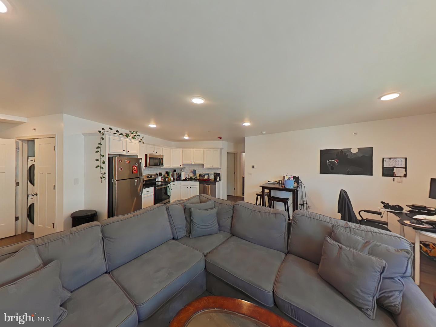 5420 Ridge Ave #208 Property Photo 3