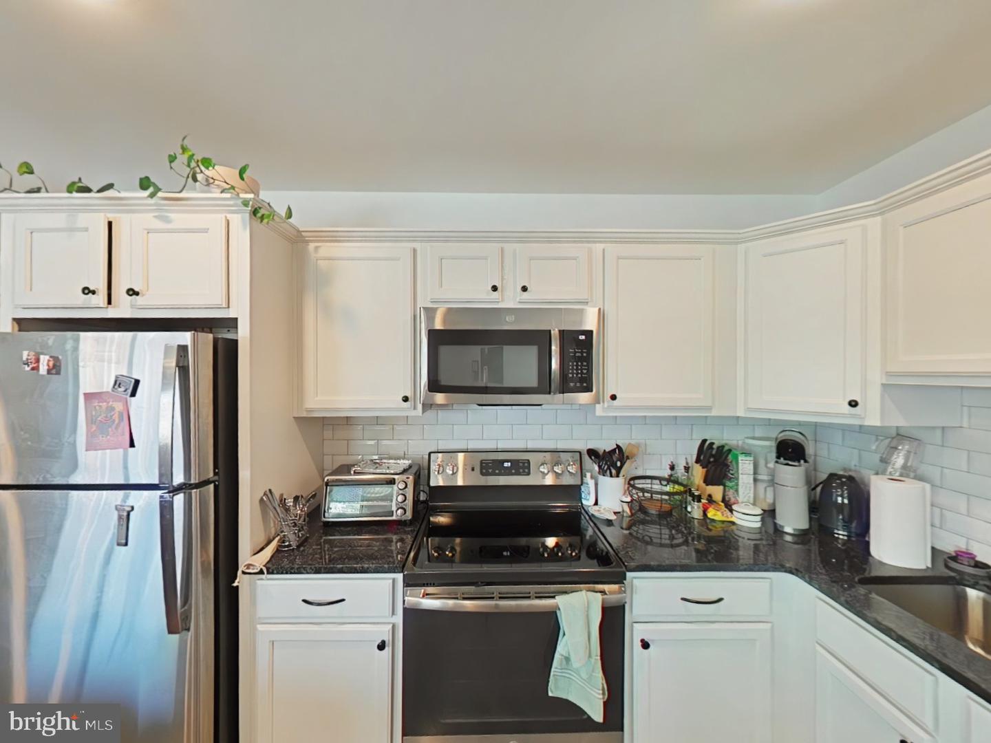 5420 Ridge Ave #208 Property Photo 4