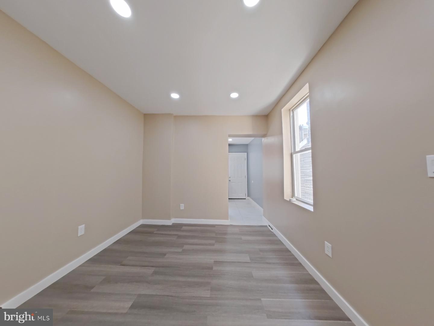 3019 D St Property Photo 4