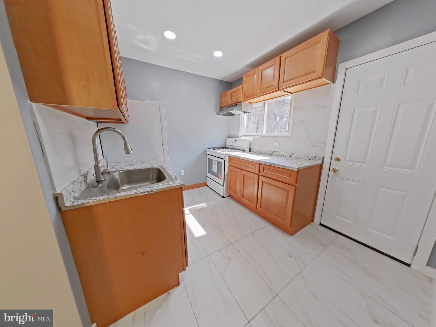 3019 D St Property Photo 7