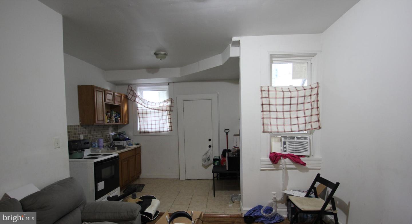 1452 N Ithan St Property Photo 3