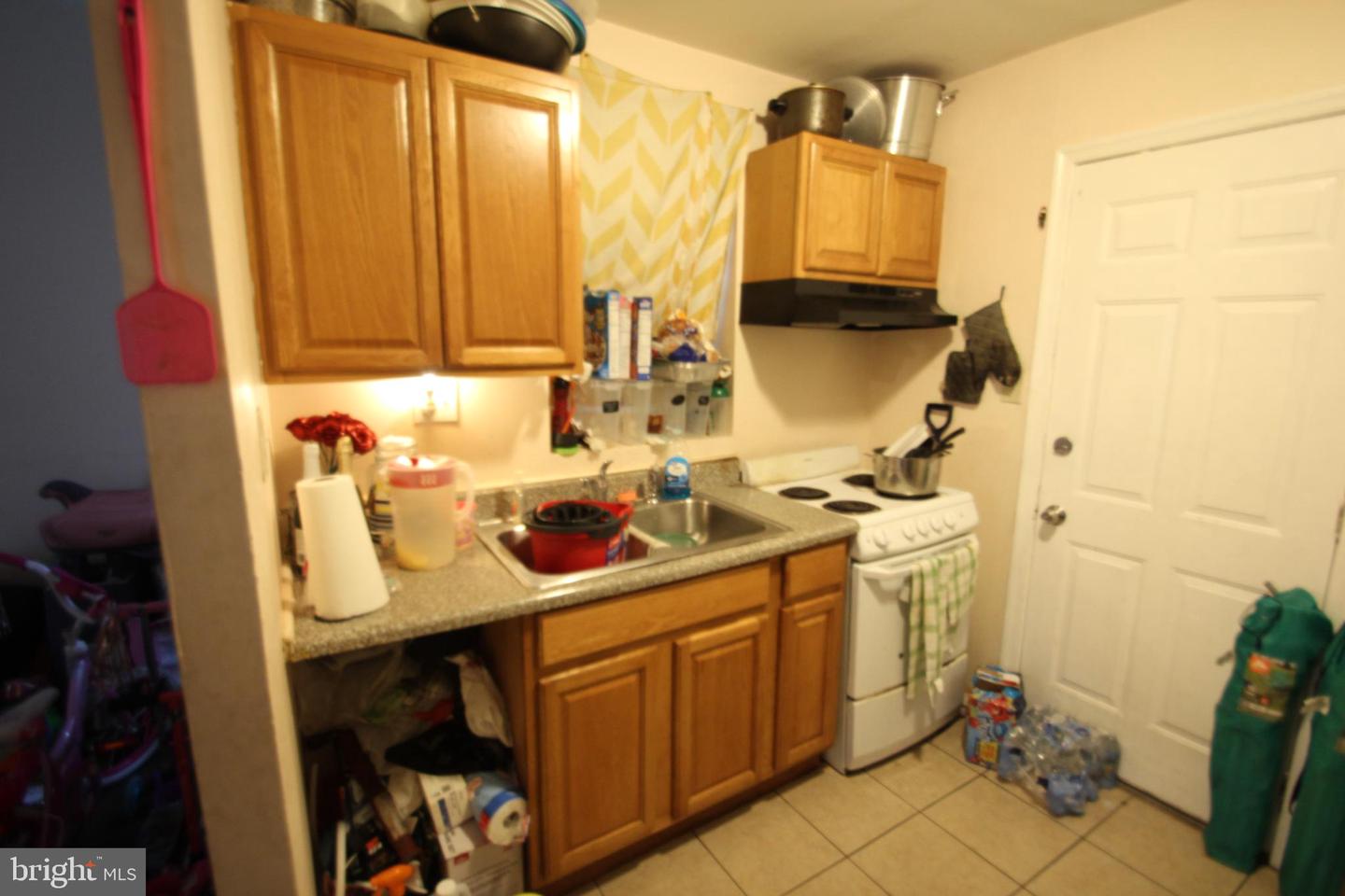 117 N Robinson St Property Photo 4