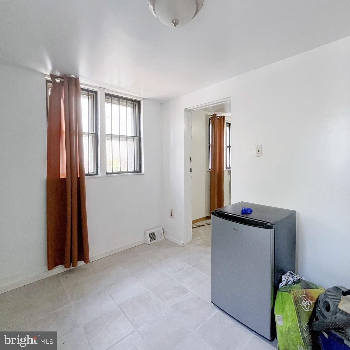 1811 E Sergeant St Property Photo 6