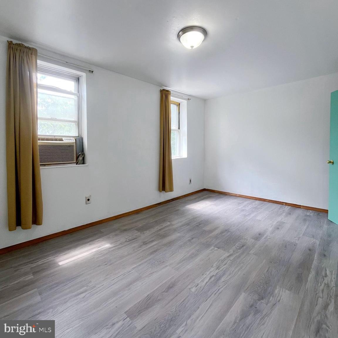 1811 E Sergeant St Property Photo 9