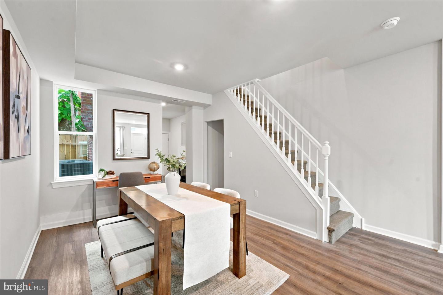 1207 S Harmony St Property Photo 8
