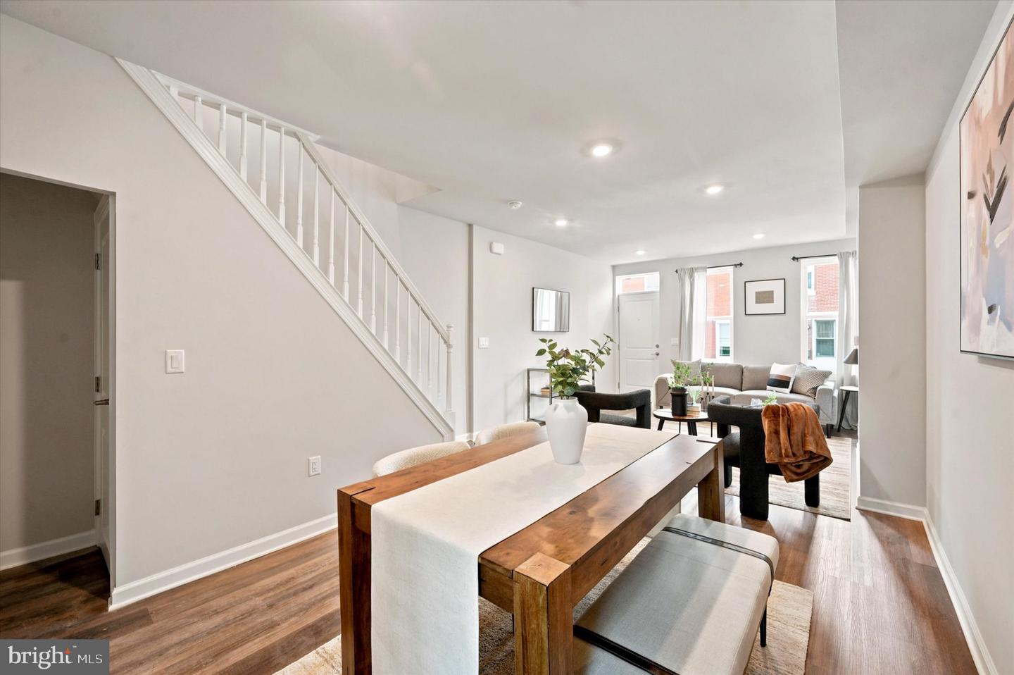 1207 S Harmony St Property Photo 9
