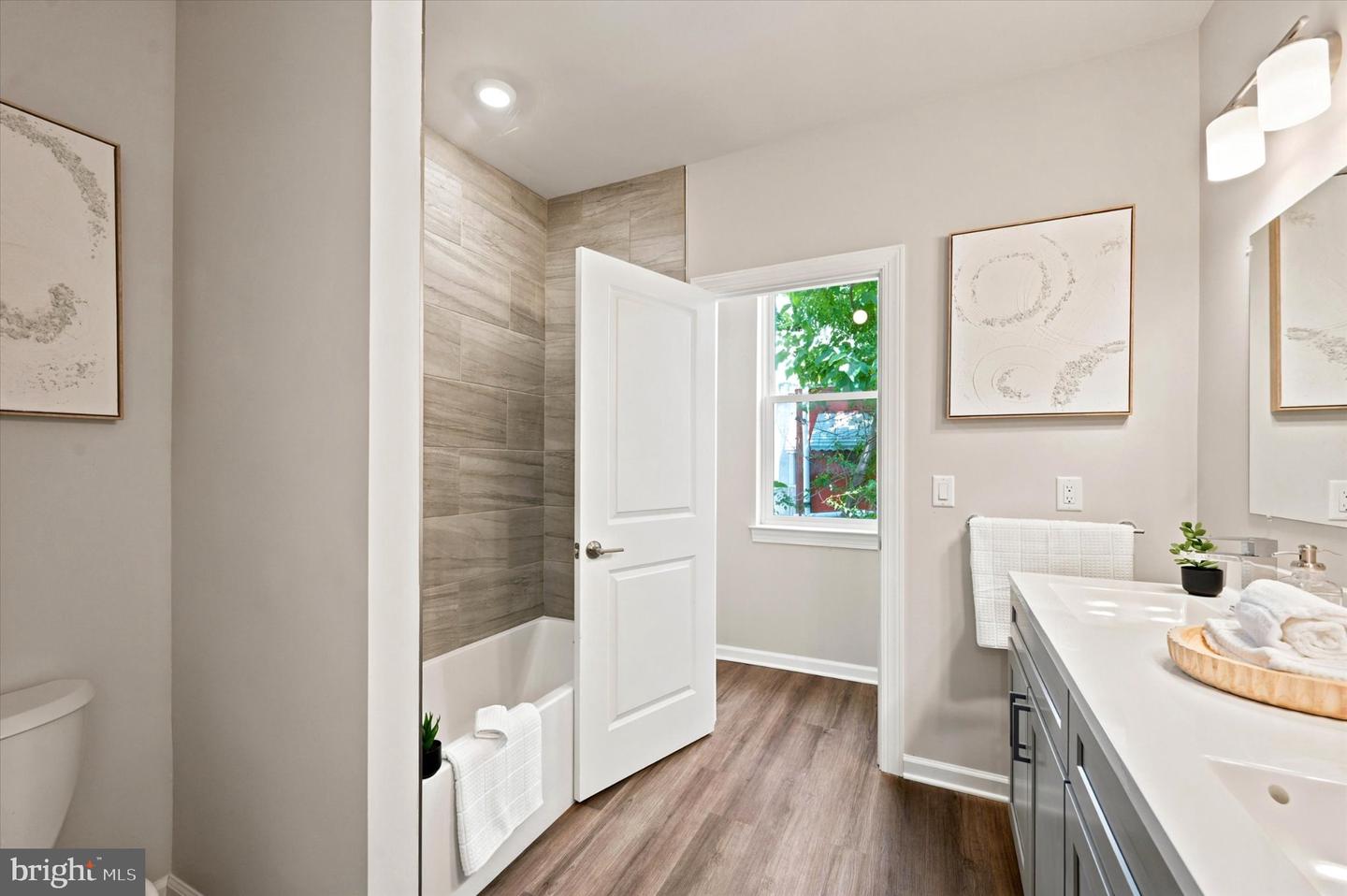 1207 S Harmony St Property Photo 19