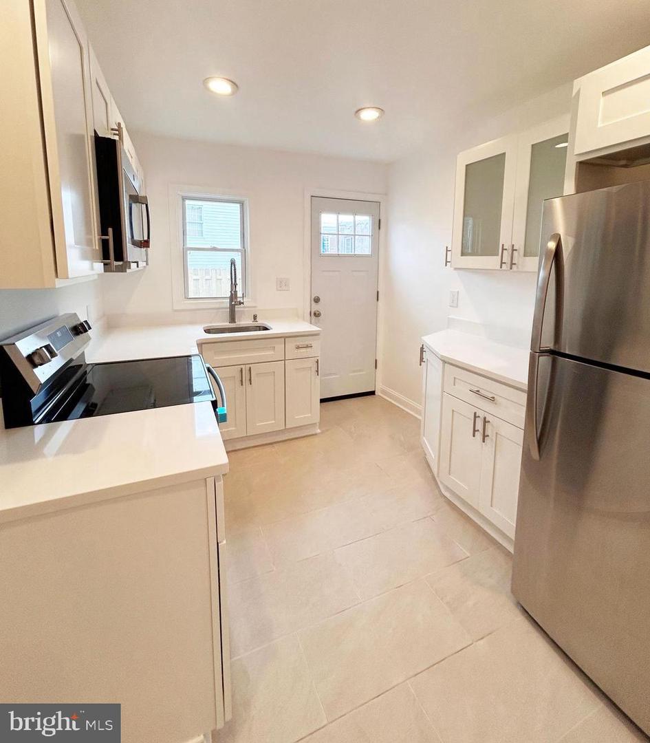 3047 CORAL ST Property Photo 1