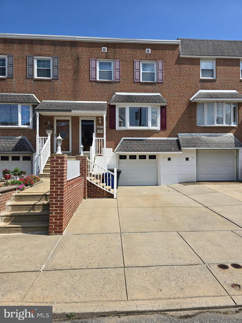 10213 Ambridge Pl Property Photo 2