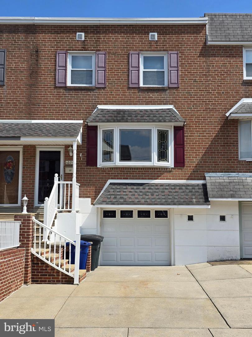 10213 Ambridge Pl Property Photo 3