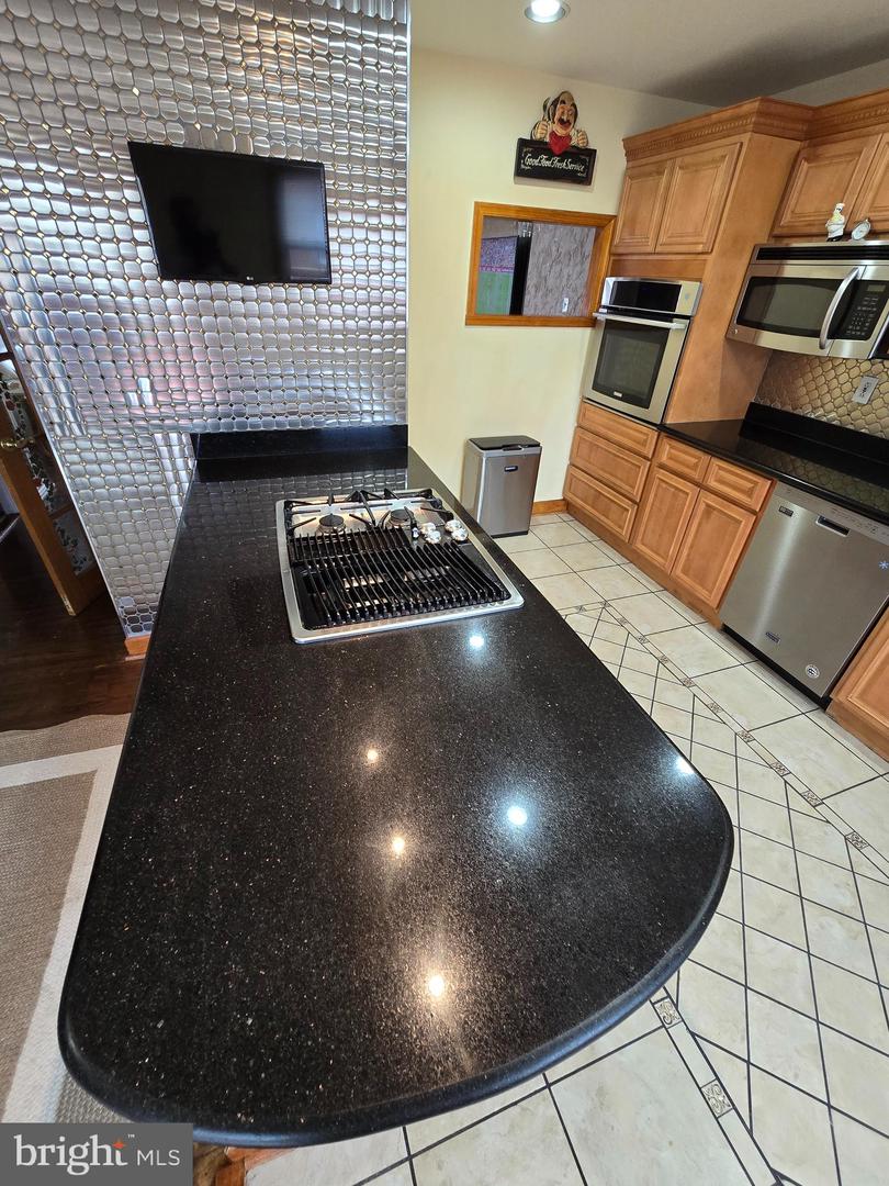 10213 Ambridge Pl Property Photo 11