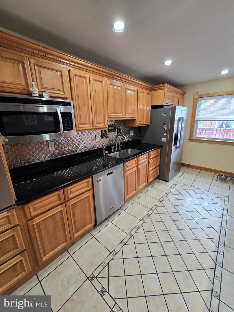 10213 Ambridge Pl Property Photo 12