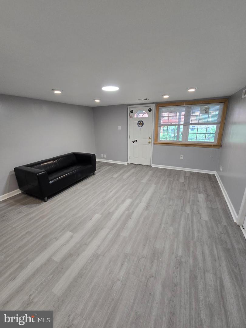10213 Ambridge Pl Property Photo 35