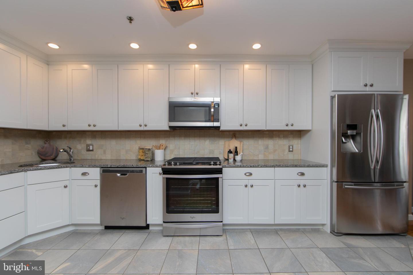 309-00 N 3rd St #c Property Photo 19