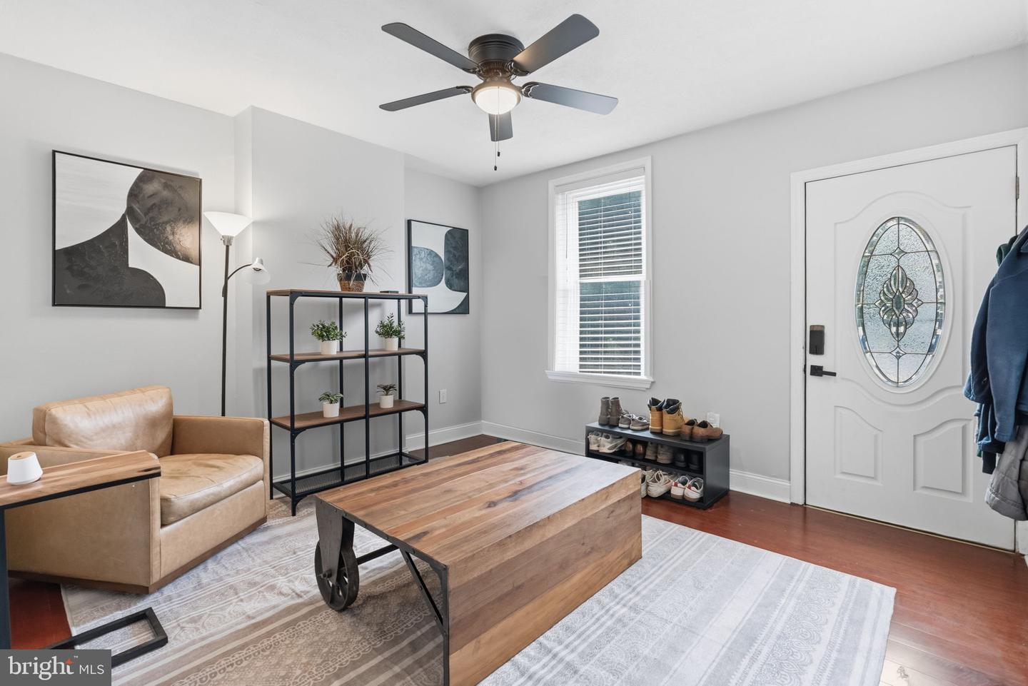 440 Lemonte St Property Photo 3