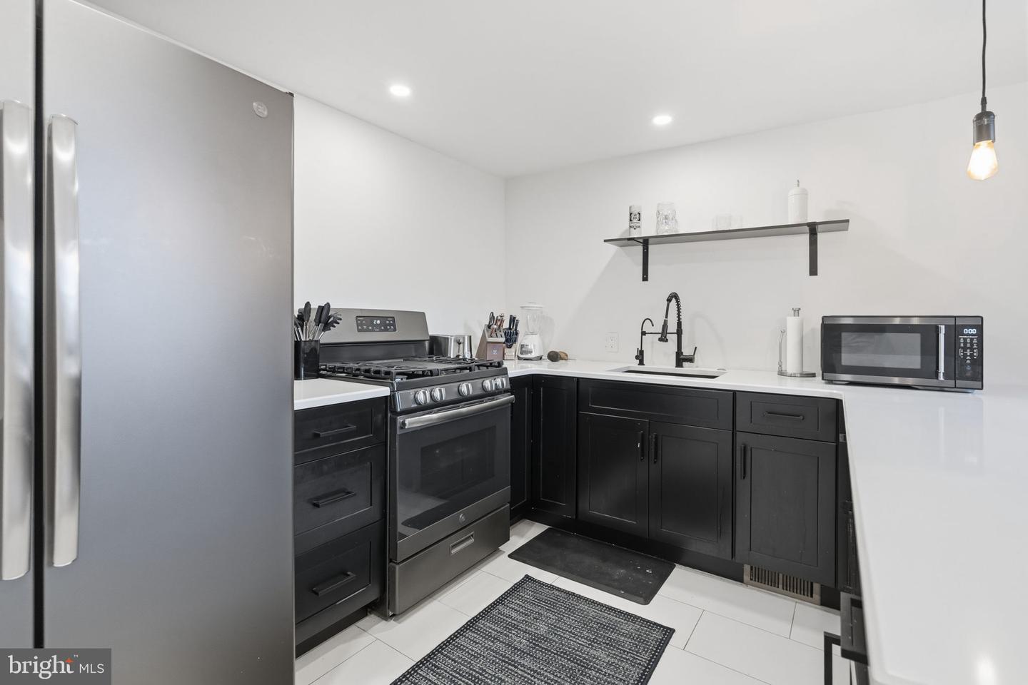 440 Lemonte St Property Photo 11