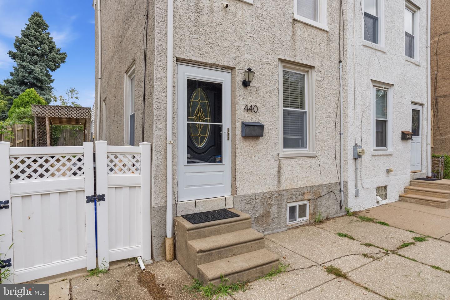 440 Lemonte St Property Photo 33