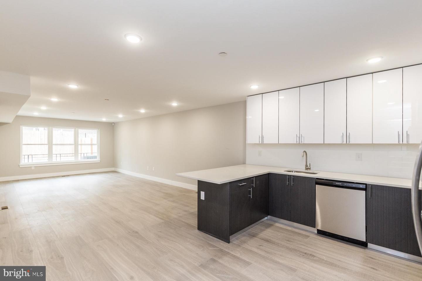 1724 N Marshall St #b Property Photo 1