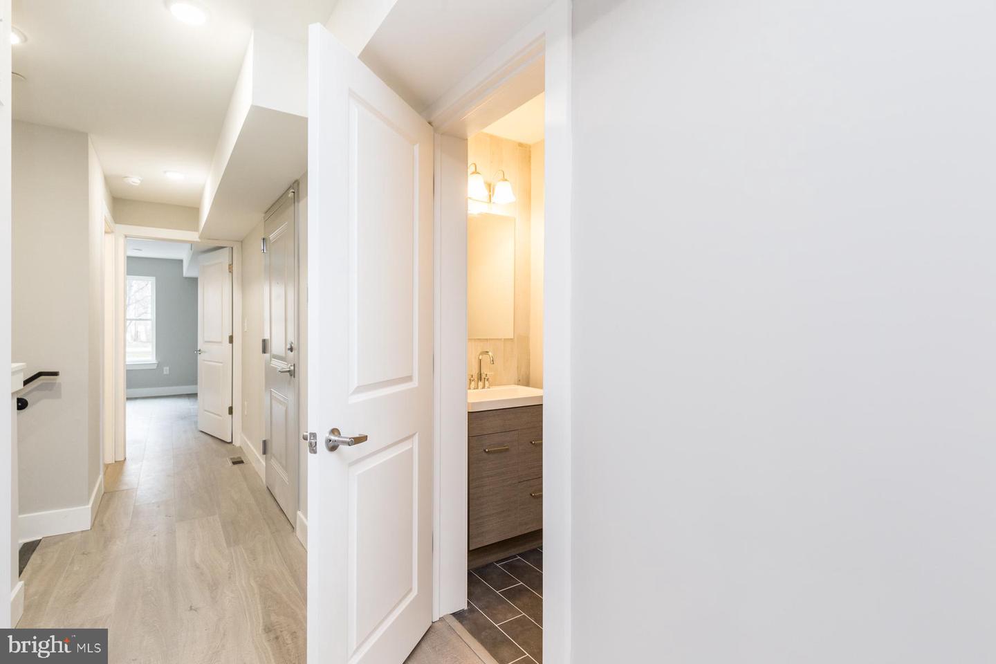 1724 N Marshall St #b Property Photo 8