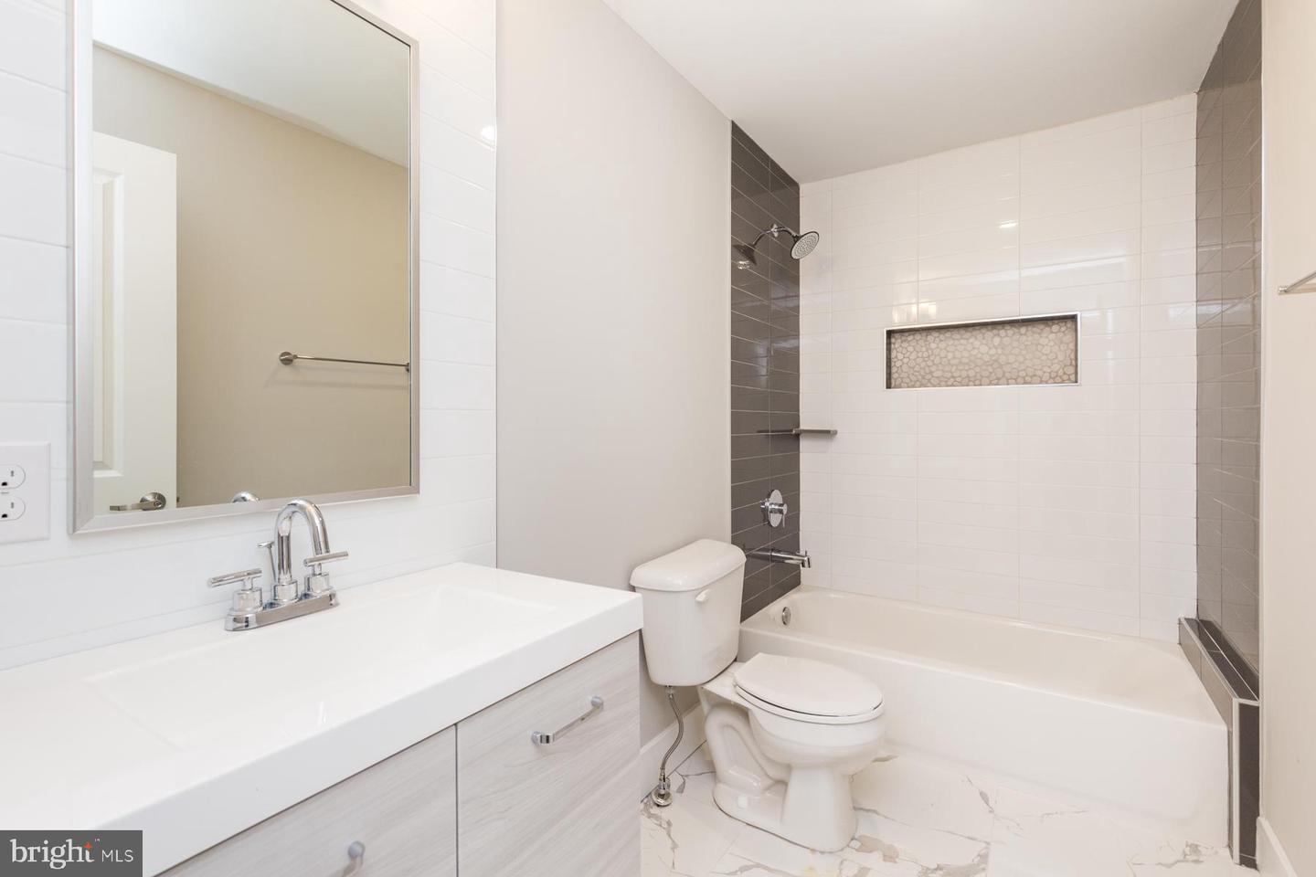 1724 N Marshall St #b Property Photo 11