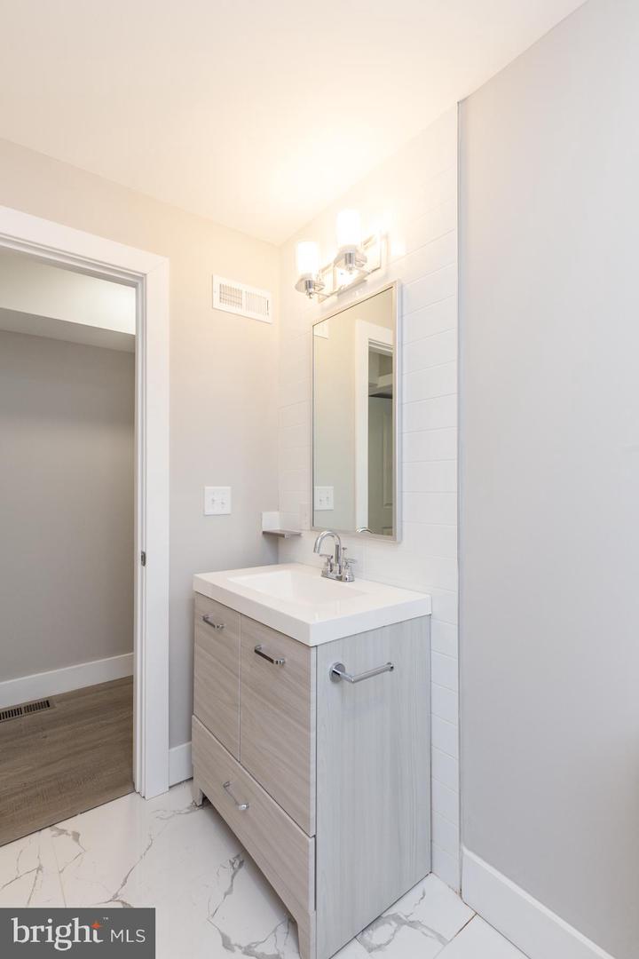 1724 N Marshall St #b Property Photo 13