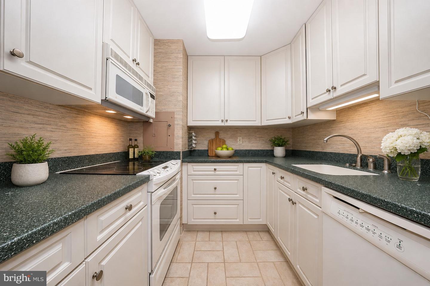 1900 John F Kennedy Blvd #1915 Property Photo 3