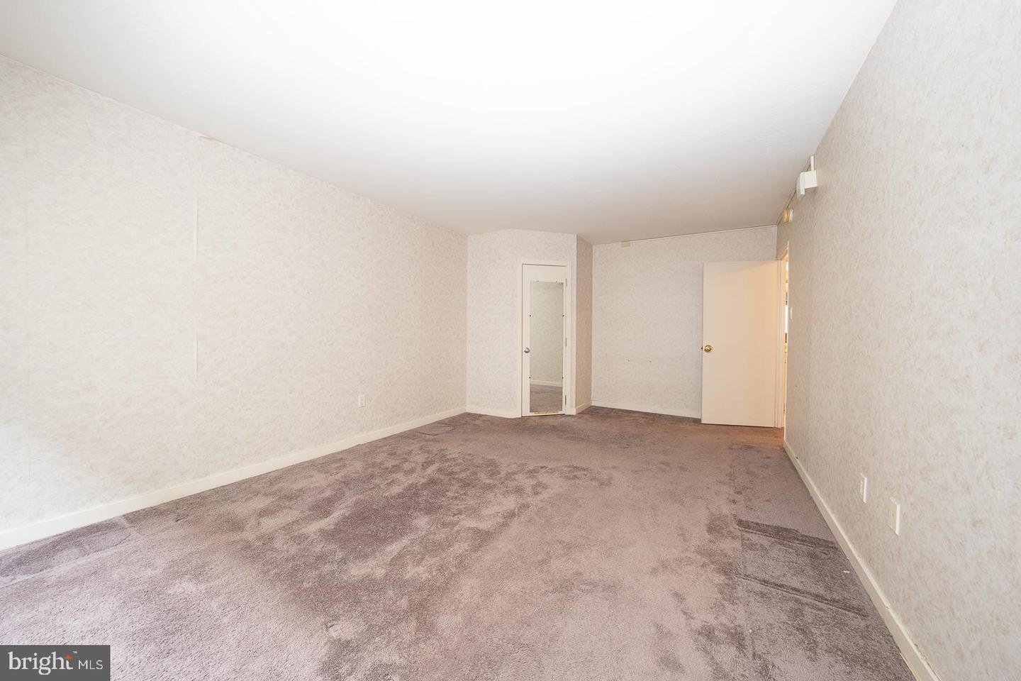 1900 John F Kennedy Blvd #1915 Property Photo 11