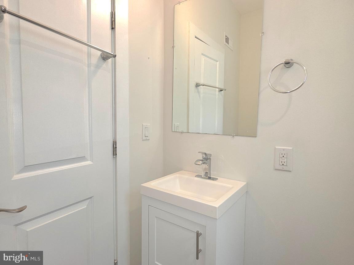 3226 Page St Property Photo 5
