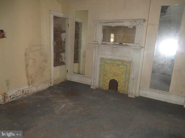 2320 Nicholas St Property Photo 4