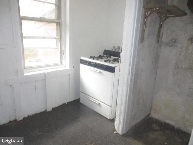 2320 Nicholas St Property Photo 5