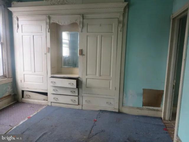 2320 Nicholas St Property Photo 6