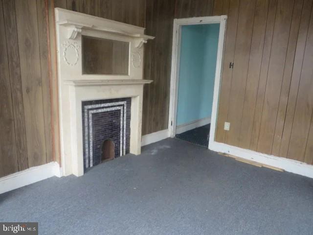 2320 Nicholas St Property Photo 8