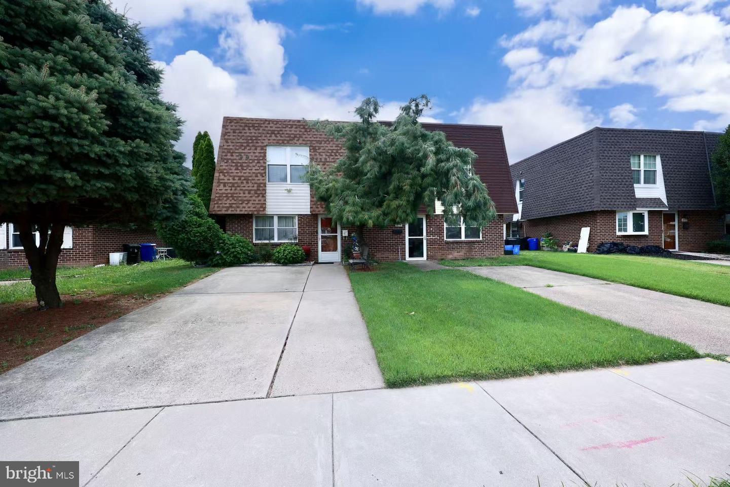 2156 Conwell Ave Property Photo 1