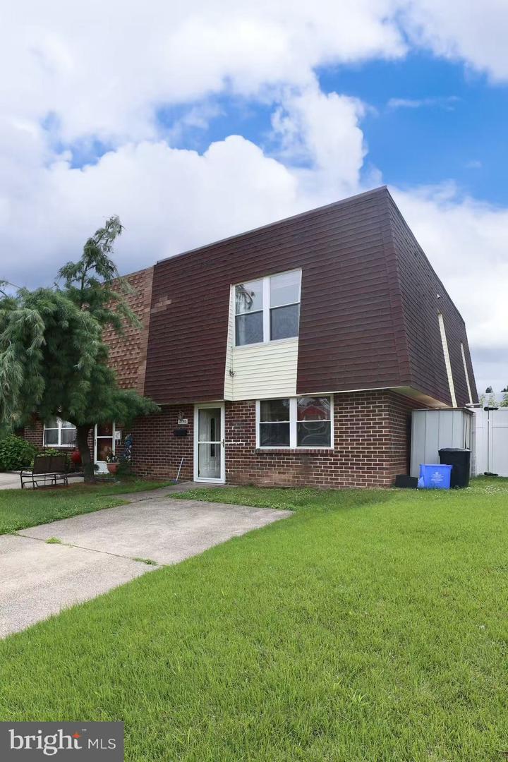 2156 Conwell Ave Property Photo 3