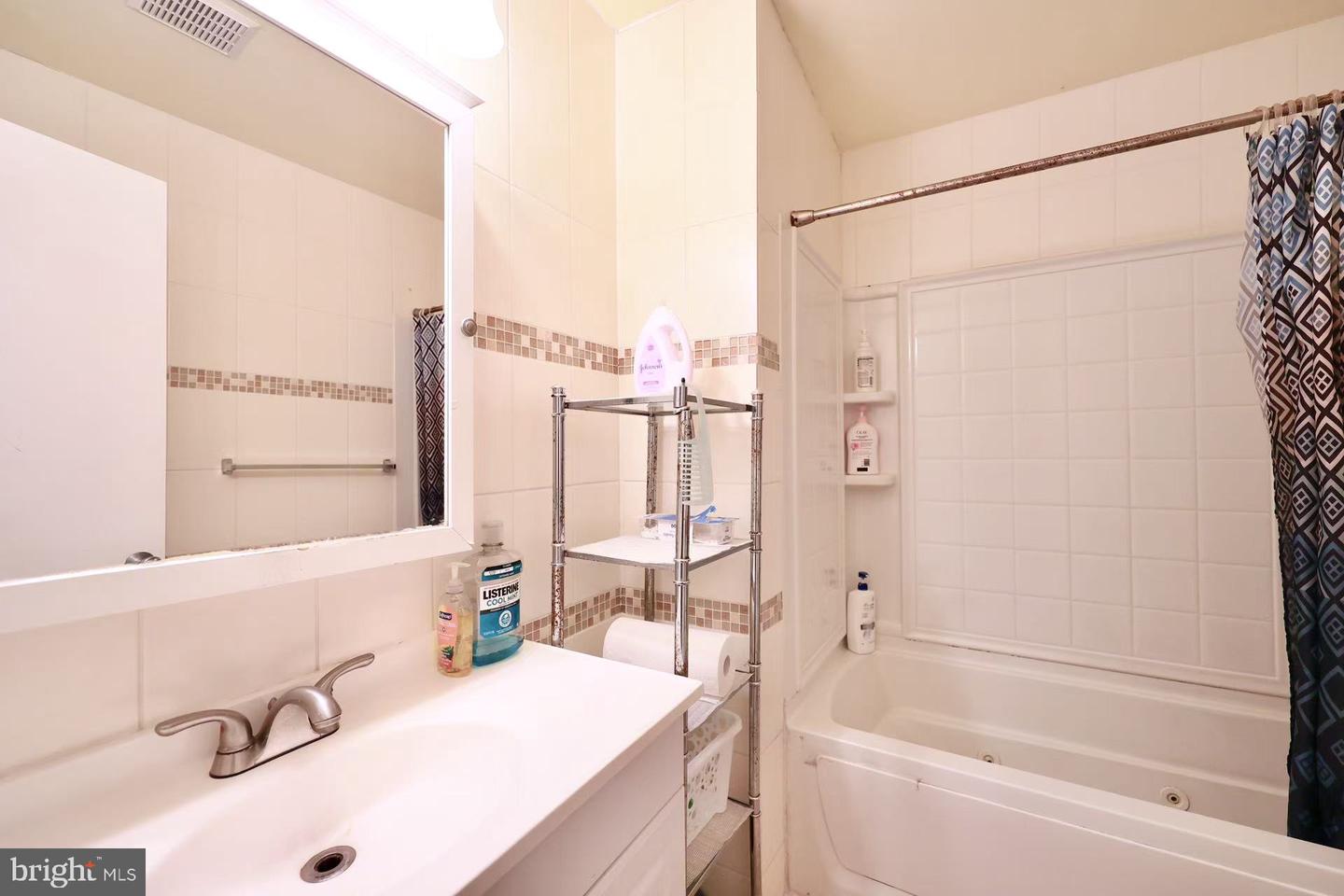 2156 Conwell Ave Property Photo 34