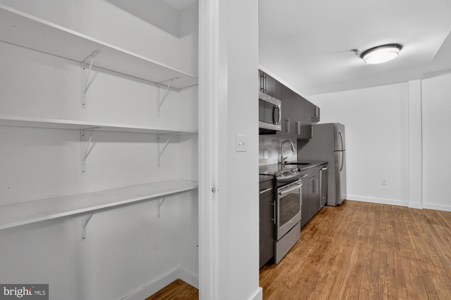 2321 Fitzwater St #204 Property Photo 7