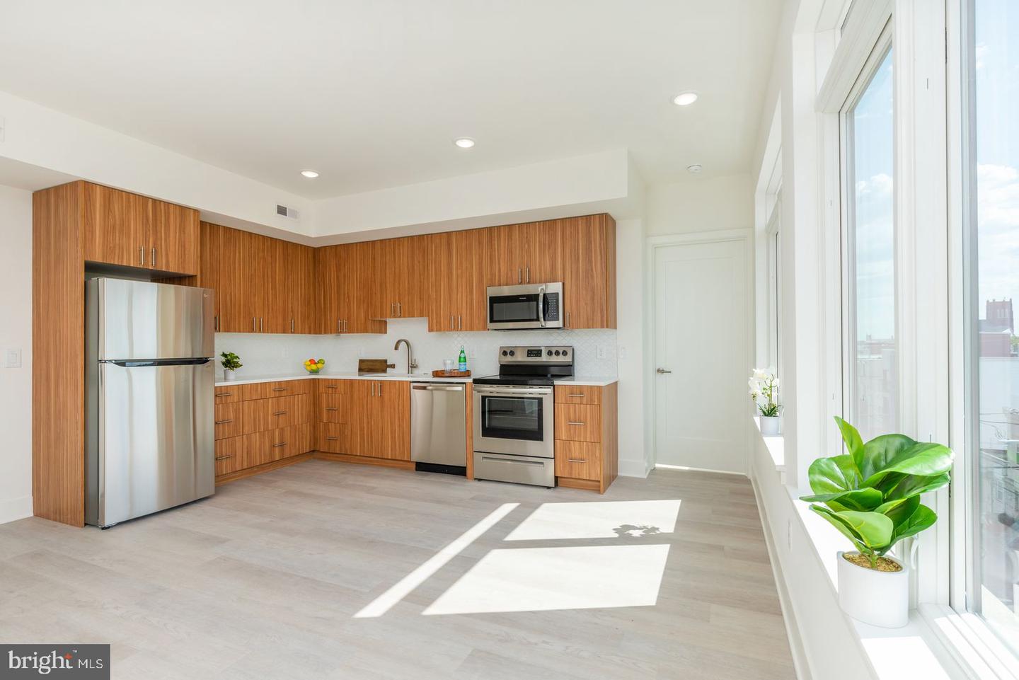 833 Wharton St #205 Property Photo 11