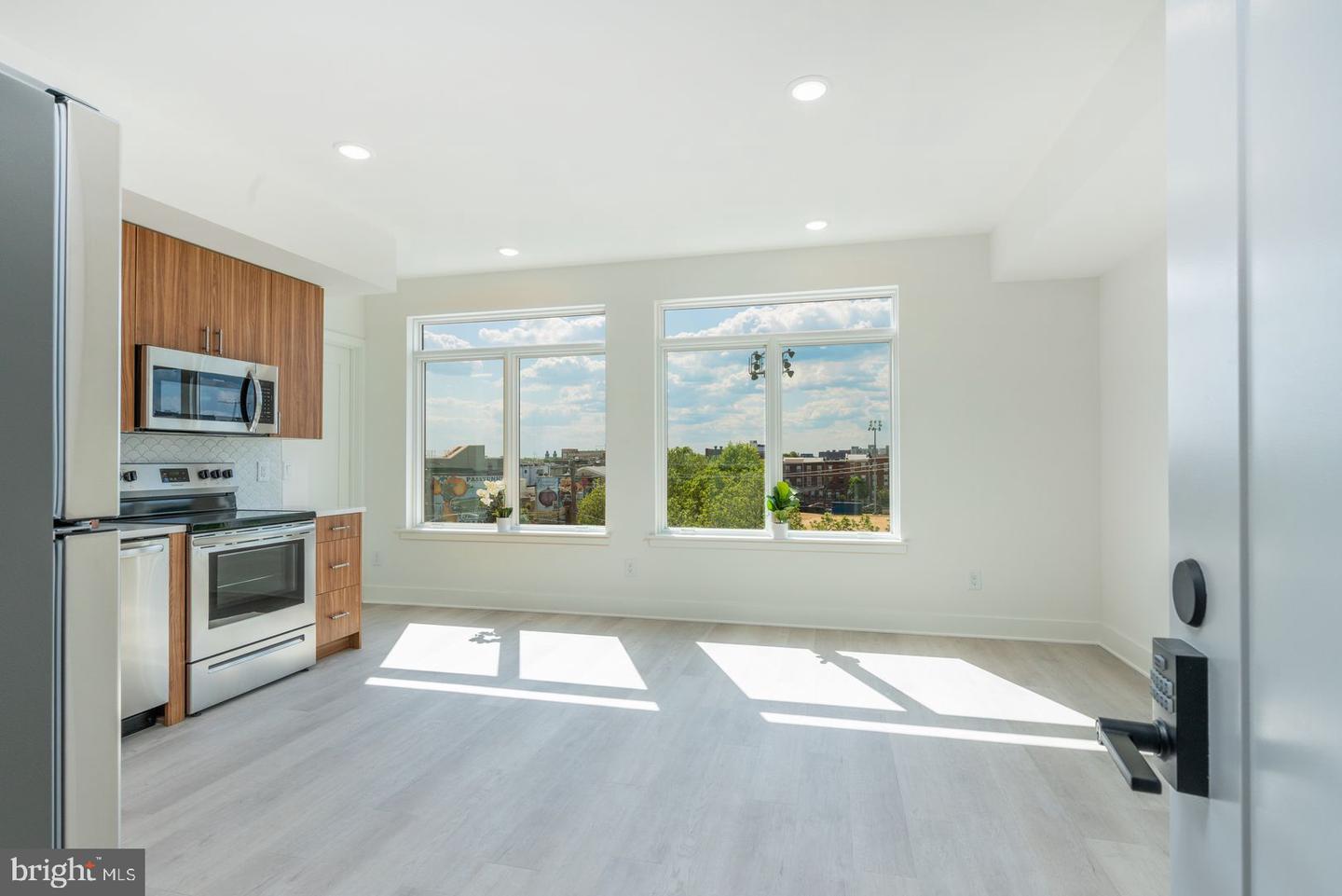 833 Wharton St #205 Property Photo 14