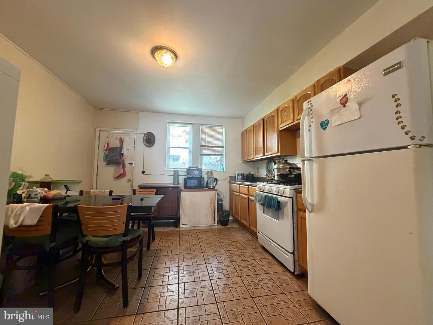 623 Fernon St Property Photo 5